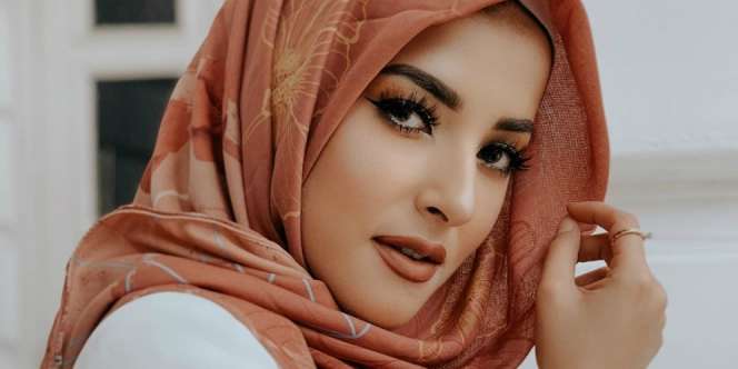 Tampil Cetar, Tasya Farasya Selalu Bawa 12 Lipstik Kunci