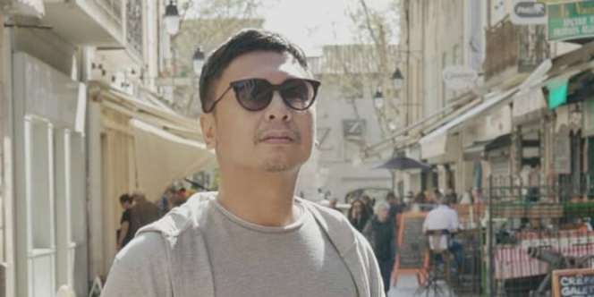 Unggah Foto Jadul, Bagian Hidung Raditya Dika Disindir Offside