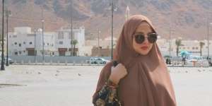 Gaya Santun Thya Sethya, Gadis MMA yang Kini Berhijab
