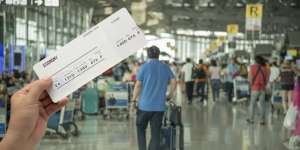 Menyedihkan, Papan Jadwal di Agen Wisata Kosong karena Tiket Pesawat Mahal