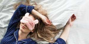 Perawatan Rambut Saat Tidur dengan Night Serum