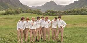 EXO-L Siapkan Diri Kalian Menyambut EXO Month