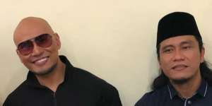 Lihat Video Deddy Corbuzier Mualaf, Temannya Ikut Masuk Islam