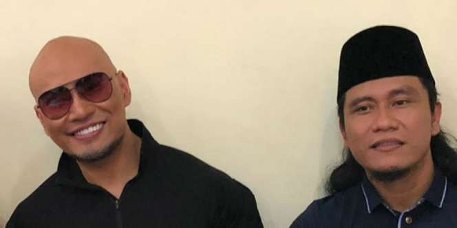 Lihat Video Deddy Corbuzier Mualaf, Temannya Ikut Masuk Islam