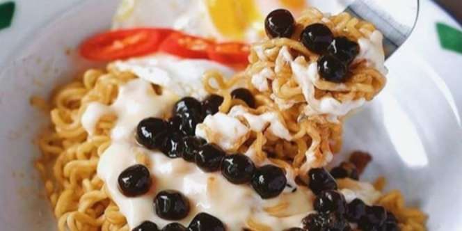 Terlalu Kreatif, Mi Goreng Kini Ditaburi Bubble