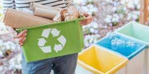 Tidak Sortir Sampah Didenda Rp102 Juta