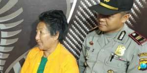 Jadi Mucikari Bangkrut, Retno Tipu Tuhan