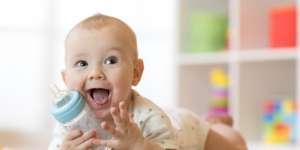 Catat, Zat yang Wajib Ada di Susu Formula Bayi