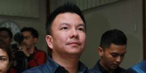 Jerry Aurum Video Call dengan Shakira, Denada Terharu