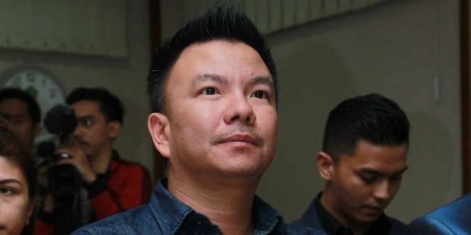 Jerry Aurum Video Call dengan Shakira, Denada Terharu