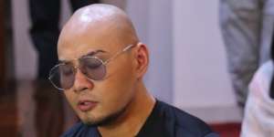 Komentar Adem Deddy Corbuzier Soal Wanita Bawa Anjing ke Masjid