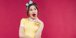 Aksesori Bando Kembali Jadi Incaran Fashionista