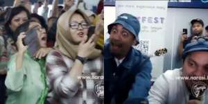 Video Emak-Emak Gelut di Tengah Konser Tompi & Glenn Fredly Bikin Sakit Perut