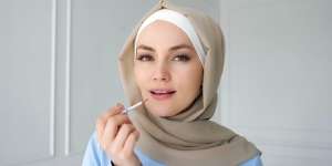 Tips Memilih Lipstik Pink Sesuai dengan Warna Kulit