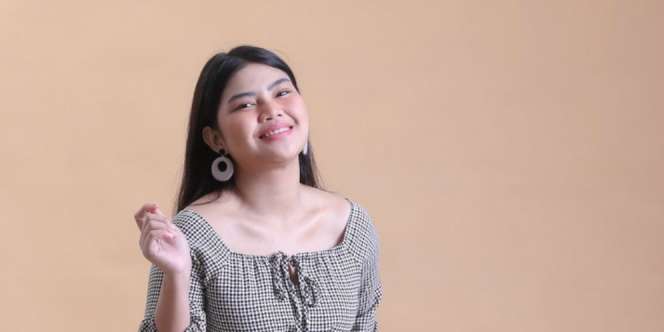 Keponakan Dewi Perssik Tampil Polos, Netizen Heboh