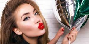 4 Tips Sederhana Agar Lipstik Lebih Tahan Lama