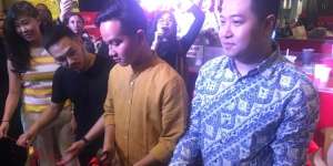 Gibran Jualan Minuman Kekinian Khas Indonesia