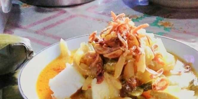Menu Sarapan Simpel, Begini Cara Praktis Masak Lontong Sayur