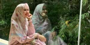 Pamer Perut Buncit, Gaya Hijab Maternity Kartika Putri Disorot
