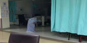 Viral Nenek Misterius Berjalan Sendirian Tengah Malam di Rumah Sakit