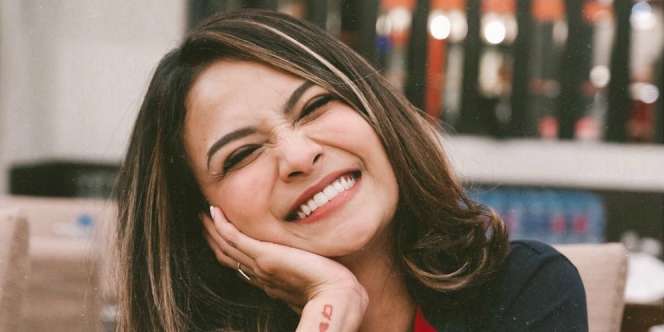 Gaya Vanessa Angel Jadi Mbok Jamu: `Biar Strong Mas`