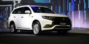 Infrastruktur Belum Ada, Ini Alasan Mitsubishi Nekat Jualan Outlander PHEV