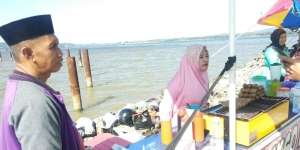 Dulu Harus Utang untuk Makan, Pasangan Penjual Bakso Itu Kini Naik Haji