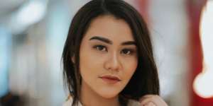 Gaya Glamor Aaliyah Massaid, Bak Sosialita Muda!