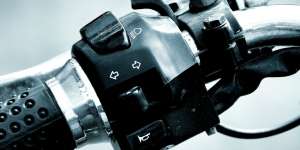 Setang Motor Suka Goyang? Coba Cek 6 Komponen Ini