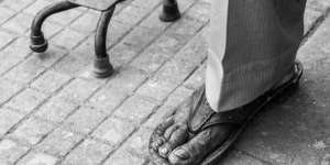 'Lihat Sandal Jelek Suamimu Ini', Dengarlah Curhat untuk Sang Istri