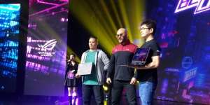 Asus dan Under Armour Rancang Jaket Ekslusif Para Gamers