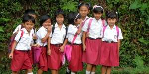 Murid Baru Datang Subuh demi Kursi Paling Depan