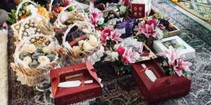 Ayam Tepung Jadi Hantaran Pertunangan, Aromanya Bikin Geger