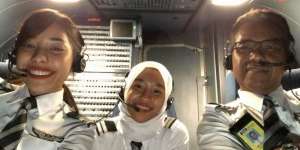 Pilot Senior Pindah Maskapai & Turun Pangkat Agar Bisa Terbang Bersama Putrinya