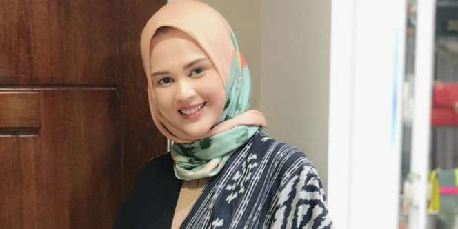 Kepergok Pre-wedding, Cut Meyriska Pakai Gaya Hijab Unik