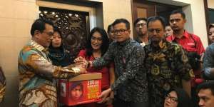 Tangis Baiq Nuril di Balik Surat untuk Jokowi