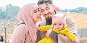 6 Potret Outfit Keluarga Influencer Hamidah Rachmayanti