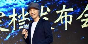 Kisah Masa Kecil Suram Stephen Chow yang Kini Punya Harta Triliunan