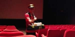 Curahan Hati Remaja Penjaja Minuman dan Popcorn di Bioskop
