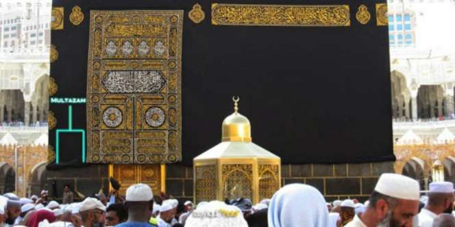 Doa Saat Ada di Multazam, Tempat Mustajab di Kabah
