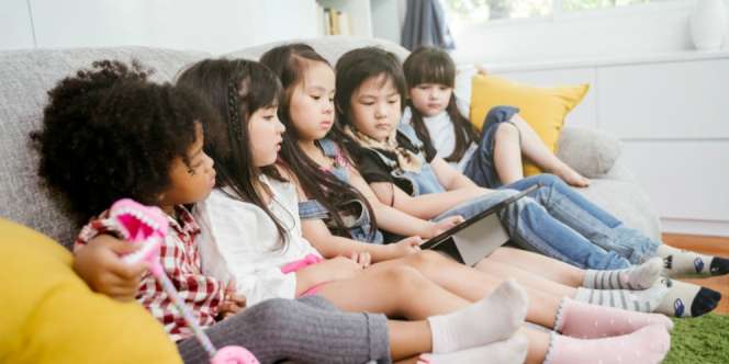 Gadget Berbahaya untuk Anak, Mitos atau Fakta?