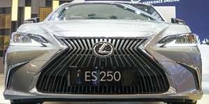 Beginilah Interior dan Fitur Lexus ES250, Sedannya Kaum Elit