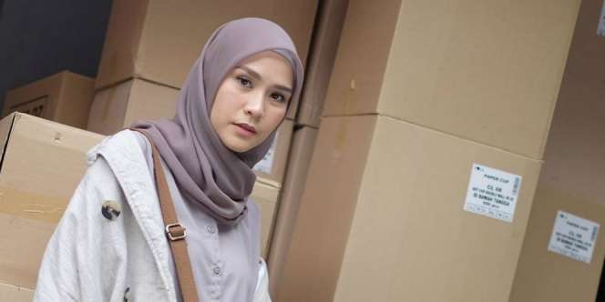 Terjebak di Troli Belanja, Zaskia Mecca Tampil Modis