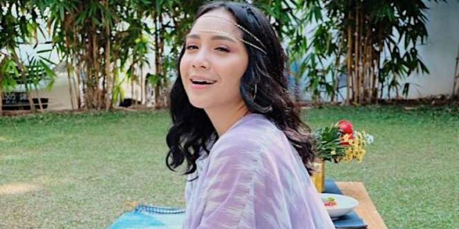 Nagita Slavina Pakai Kimono Aneh, Harganya Terlalu Horor!