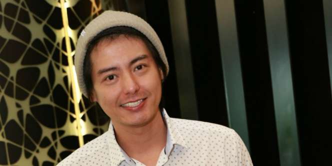 Romantis! Cara Roger Danuarta Lamar Cut Meyriska Bikin Hati Meleleh