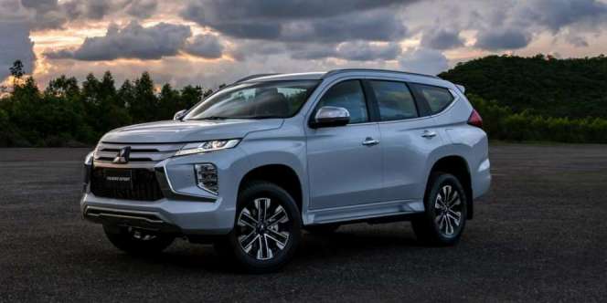 Tampilan Asli Mitsubishi Pajero Facelift Resmi Dirilis, Makin Futuristik