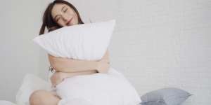 Cara Mudah Agar Bantal Kempes Kembali Mengembang