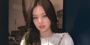 Dipakai Jennie Blackpink, Fashion Item ini Ludes Kurang dari Sejam!