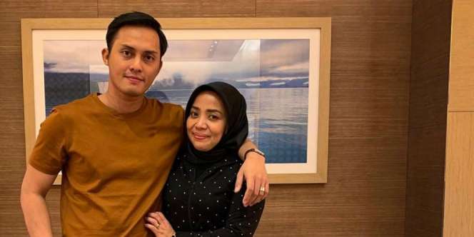 Dekap Istri dari Belakang, Wajah Suami Muzdalifah Jadi Sorotan