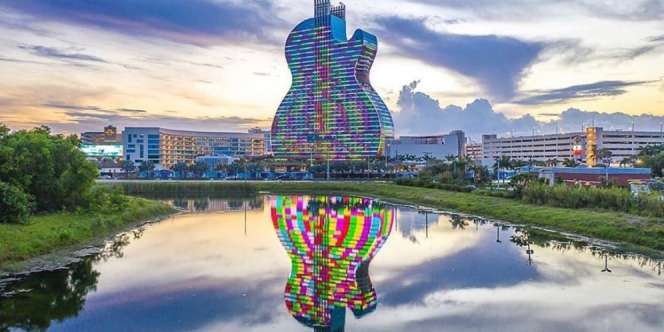 Sensasi Menginap di Hotel Unik Berbentuk Gitar